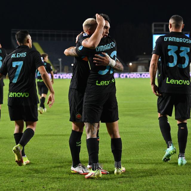 1635384227368076349.jpg 开云-国际米兰完胜反弹,“后点之王”进球+抢险+造争议