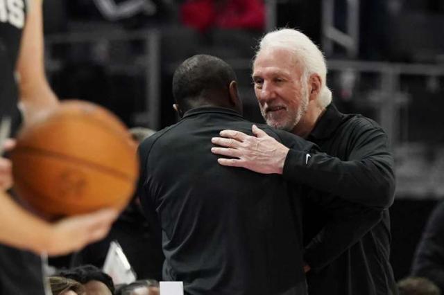 【现场】球迷归来注入能量 年轻马刺延续揭幕战佳绩