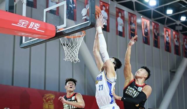 开云-许利民:队里有人耍大牌摆明星架子,我们输的不是球输的是尊严